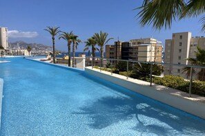 A heated pool - SUNSET CLIFFS mediterranean style apartment (Benidorm)