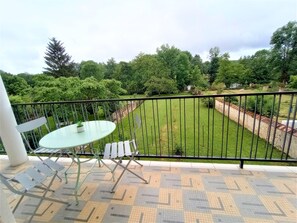 Outdoor dining - Le Florin d'Or - Bords de Creuse (Saint-Gaultier)