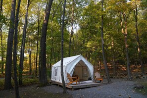 Property grounds - Private Glamping Tent (Vernon Township)
