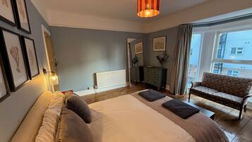 3 chambres, fer et planche à repasser, Wi-Fi gratuit, draps fournis