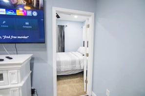 4 makuuhuonetta, silitysrauta/-lauta, Wi-Fi, vuodevaatteet