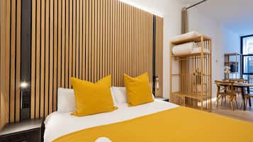 Een strijkplank/strijkijzer, gratis wifi, beddengoed