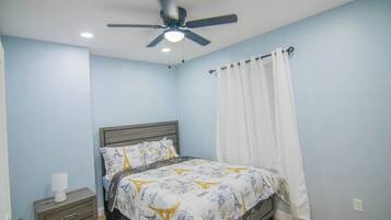 6 bedrooms, iron/ironing board, WiFi, bed sheets