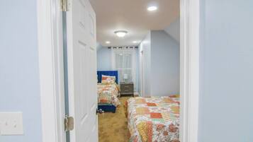 6 habitaciones, tabla de planchar con plancha, wifi y ropa de cama