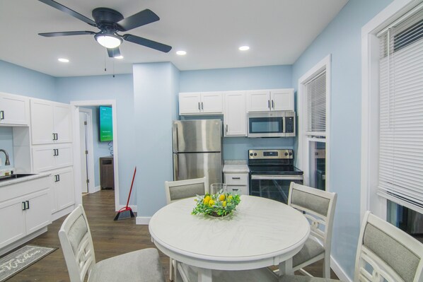 Fridge, microwave, oven, coffee/tea maker