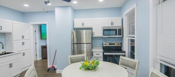 Cozy 2nd & 3rd Floor Retreat