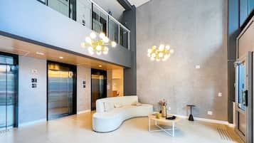 Studio Basic | Interior