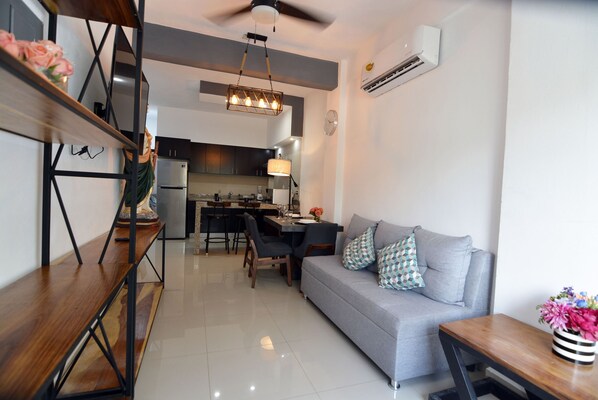 Basic Apartment, 1 Queen Bed, Kitchen | Living area