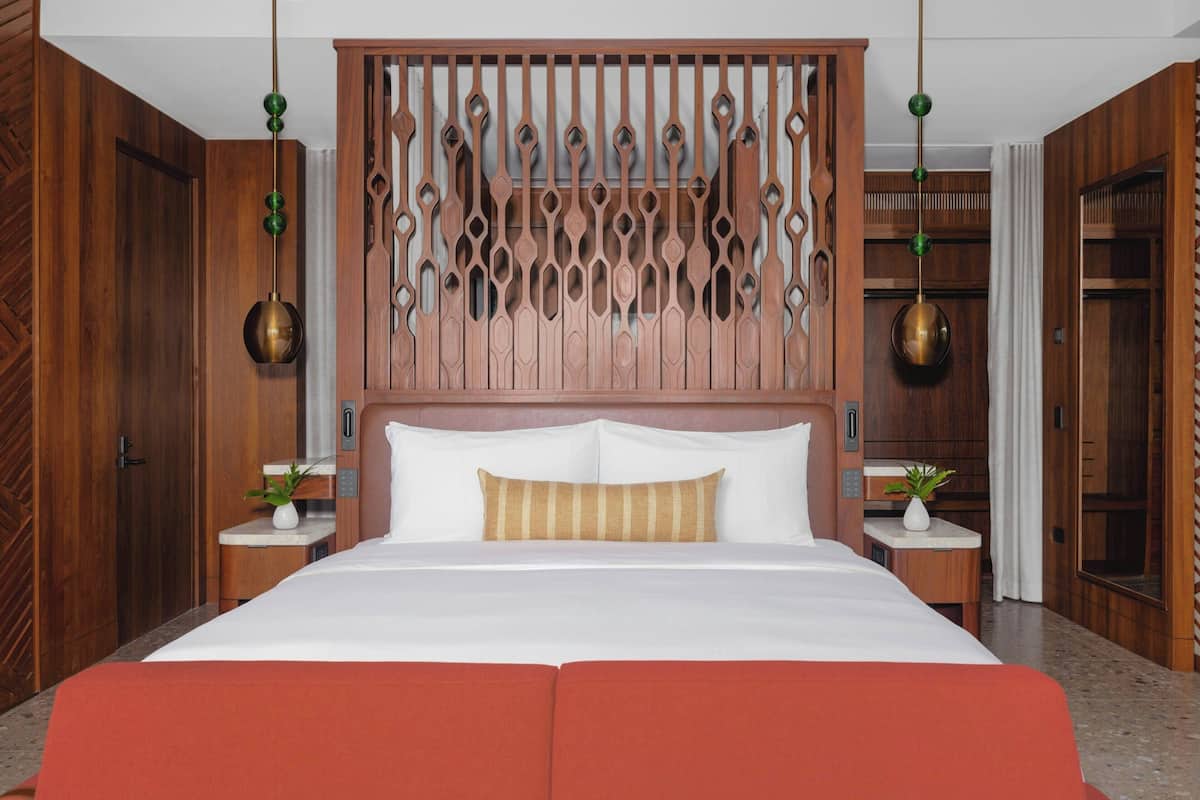 Een minibar, gratis wifi, beddengoed
