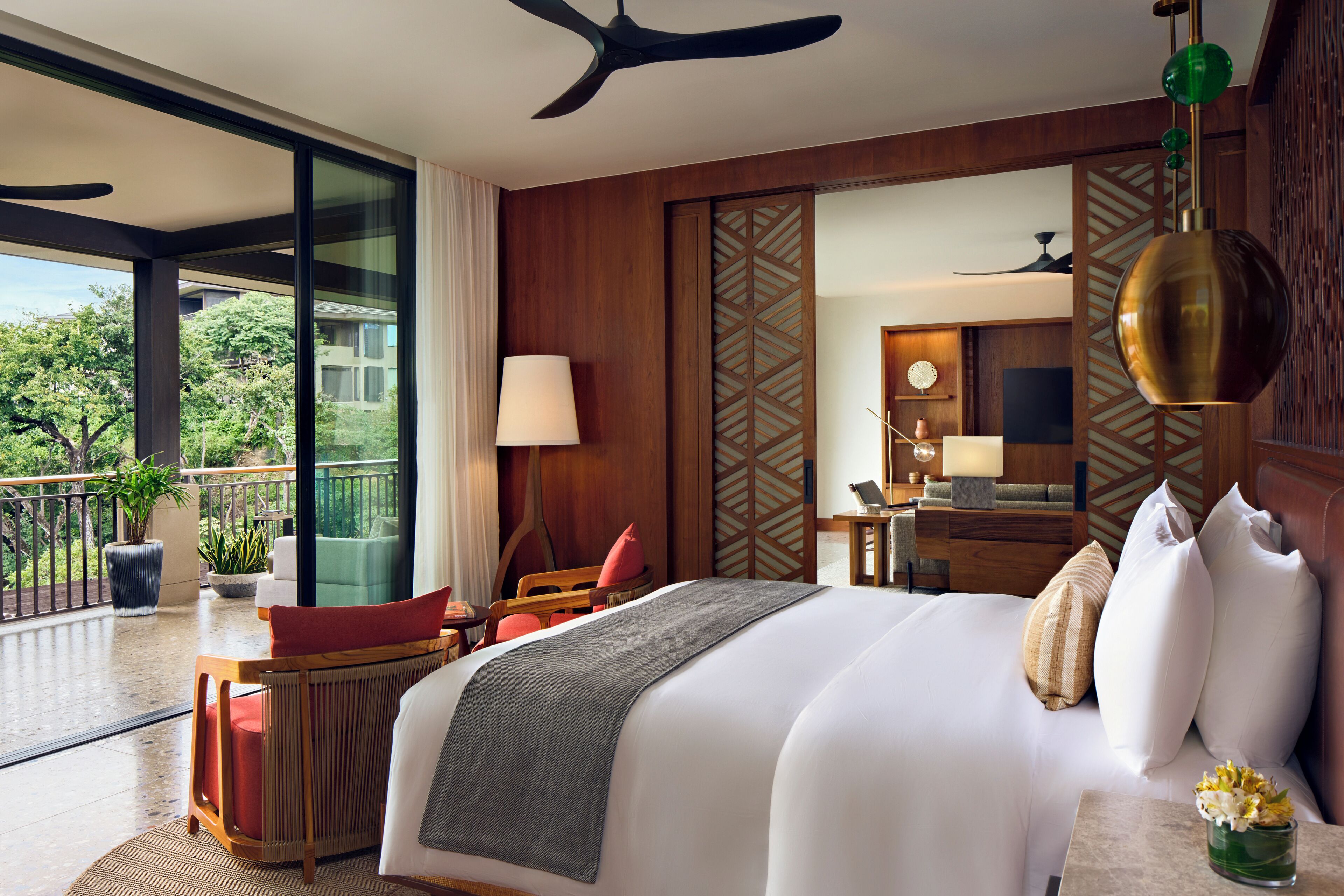 Ocean Vista Suite | Hypo-allergenic bedding, minibar, free cribs/infant beds