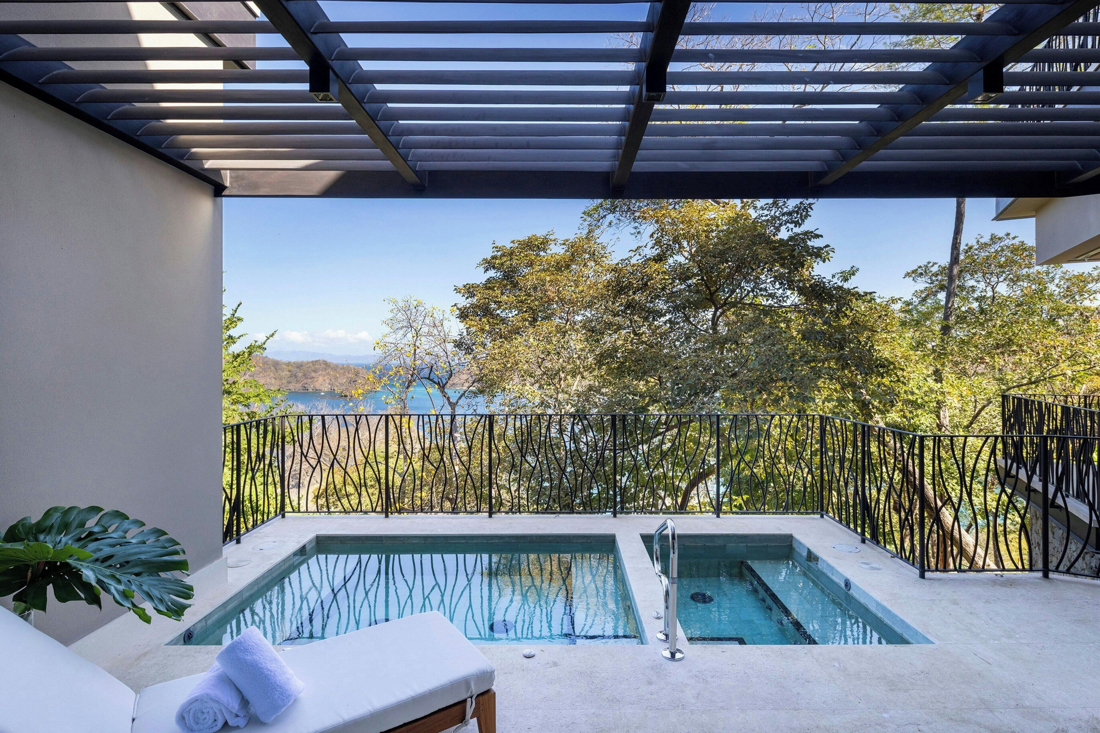 4 outdoor pools