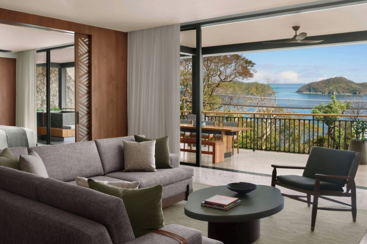 Suite, 1 King Bed with Sofa bed, Non Smoking, Ocean View | Living room