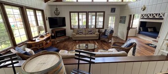 Best Downtown Location- Large, Beautiful!- The Queen Elizabeth House