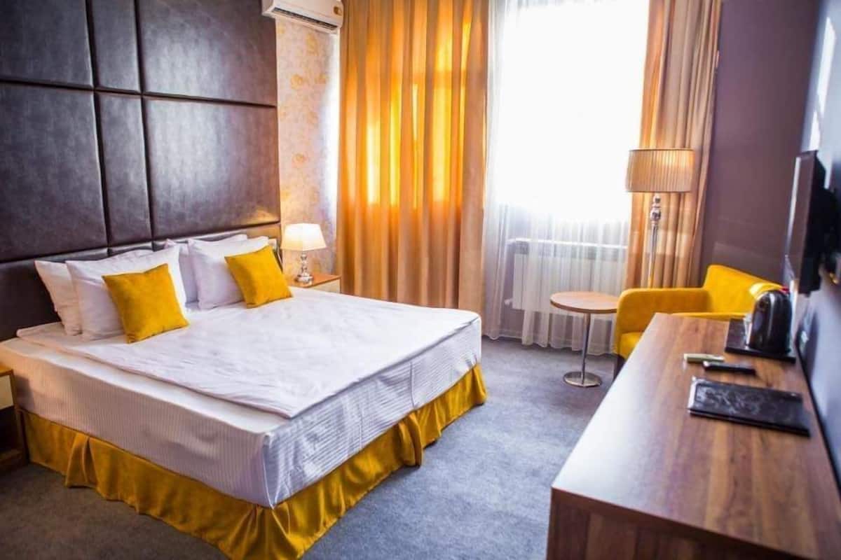 Standardzimmer | 1 Schlafzimmer, Zimmersafe, Schreibtisch, laptopgeeigneter Arbeitsplatz