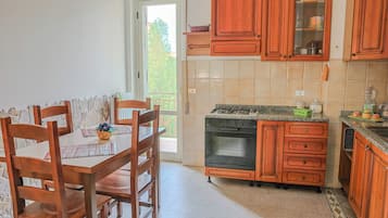 Apartment, Patio | Private kitchen
