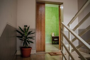Interior entrance - Montagnavivacilento - Matrimoniale (Monte Cervati) (Piaggine)