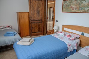 2 bedrooms, free WiFi, bed sheets - A Casa Di Lea (Mondavio)