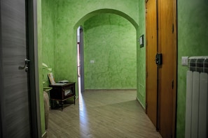 Hallway - Montagnavivacilento - Tripla (Monte Vivo (Piaggine)