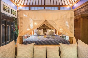 9 bedrooms, WiFi, bed sheets - Spacious 9 Villa bedroom condo in beautiful Sanur Near Ocean Bali - Kitchen  (Bali)