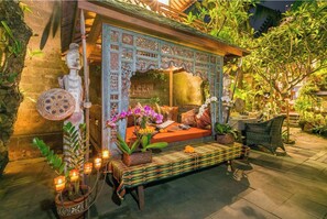 Terrace/patio - Spacious 9 Villa bedroom condo in beautiful Sanur Near Ocean Bali - Kitchen  (Bali)