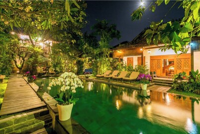 Spacious 9 Villa bedroom condo in beautiful Sanur Near Ocean Bali - Kitchen 