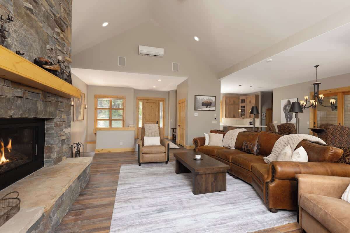Smart TV, fireplace, offices