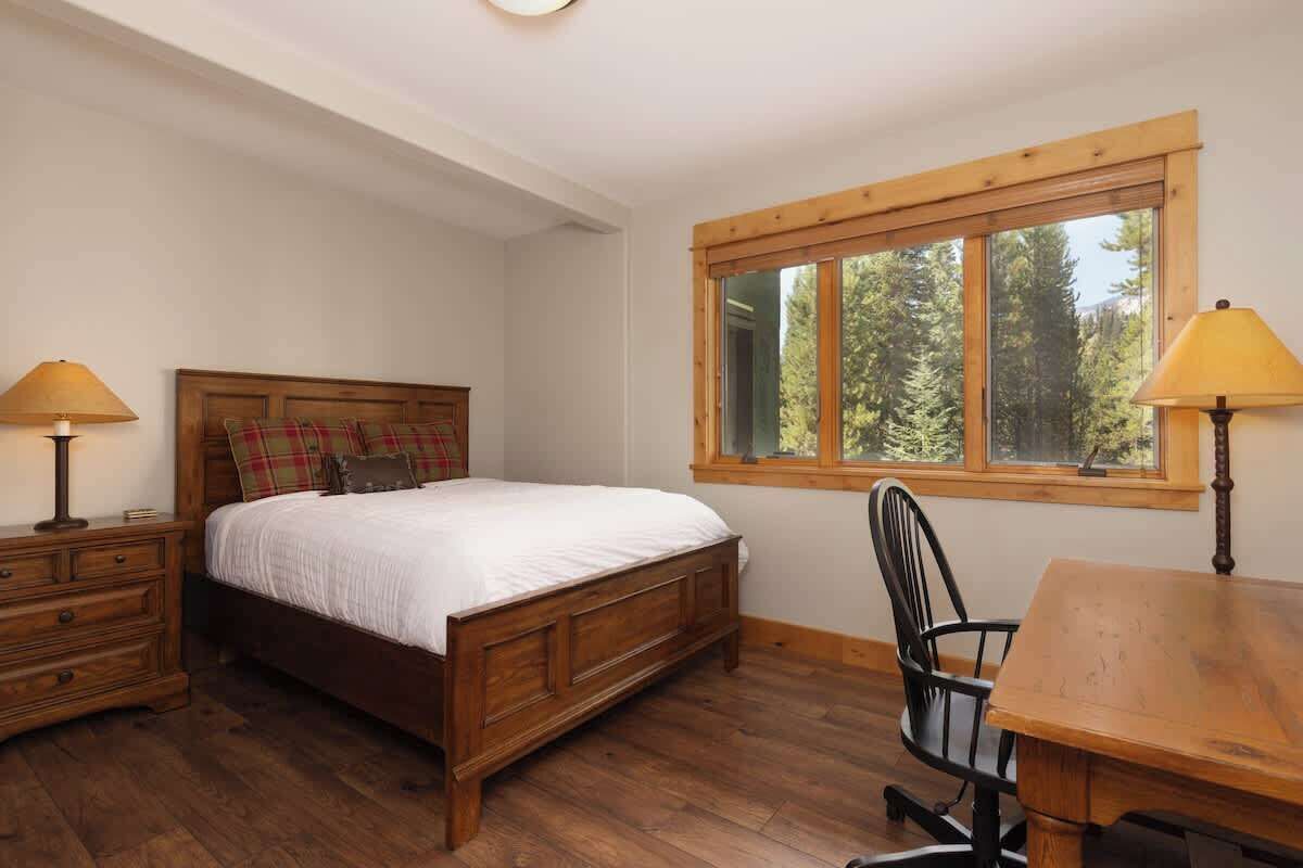 5 Schlafzimmer, Bügeleisen/Bügelbrett, kostenloses WLAN, Bettwäsche