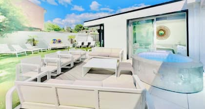 Villa Lille Métropole, near old Lille, golf courses. sleeps 9 & garden