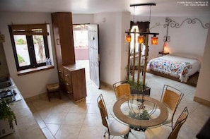 Villa clásica, vistas a la montaña | 1 dormitorio, caja fuerte, cortinas opacas y sistema de insonorización