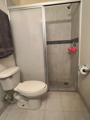 Handtücher, Seife, Toilettenpapier