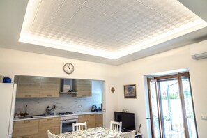 Kühlschrank, Ofen, Geschirrspüler