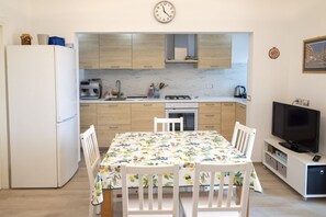 Kühlschrank, Ofen, Geschirrspüler