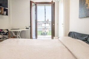 2 bedrooms, WiFi, bed sheets - M407 - Marcelli, three-room apartment directly on the sea (Marcelli)