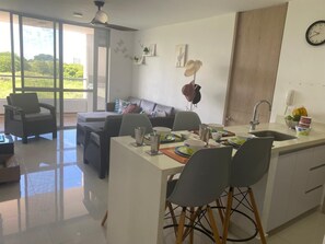 Dining - Pleasant rest Swimming pools Games Nature sun 3-bedroom apartment fitness room (Ricaurte)
