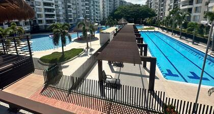 Pleasant rest Swimming pools Games Nature sun 3-bedroom apartment fitness room