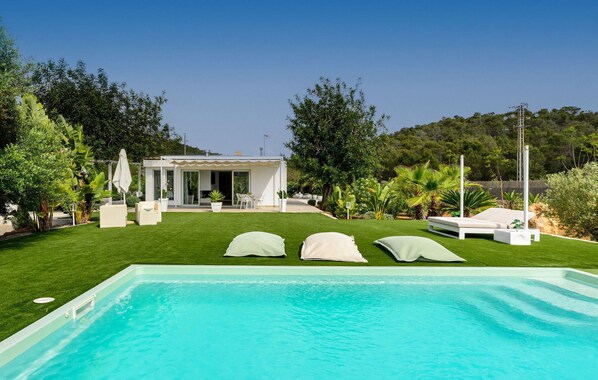 Pool - Amazing home in Santa Eulalia des Riu (Santa Eulalia des Riu)