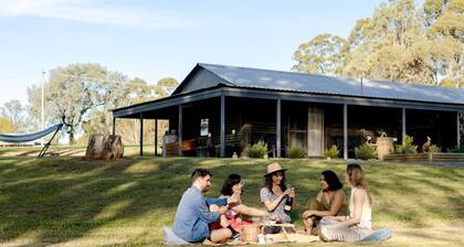 Secluded 5BR House @ Palmers Lane Estate with Pool, Tennis, walk to Cellardoors