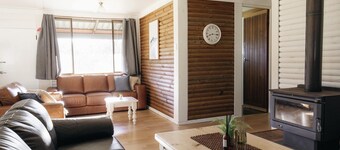 Secluded 5BR House @ Palmers Lane Estate with Pool, Tennis, walk to Cellardoors