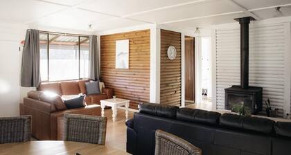 Secluded 6BR House @ Palmers Lane Estate with Pool, Tennis, walk to Cellardoors