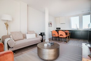 Fernseher, Stereoanlage