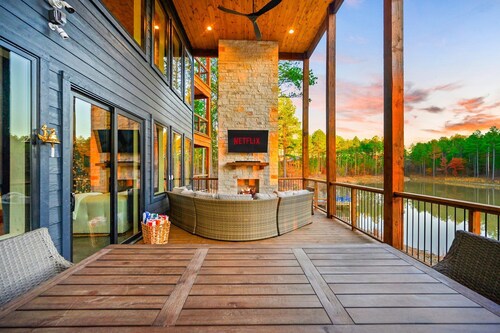 New-Sleeps 30-Pool-Pond-Kayaks-Golf-Spa-BBall-Poker-Ping Pong-Skeeball-ATVs