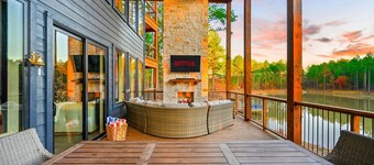 New-Sleeps 30-Pool-Pond-Kayaks-Golf-Spa-BBall-Poker-Ping Pong-Skeeball-ATVs