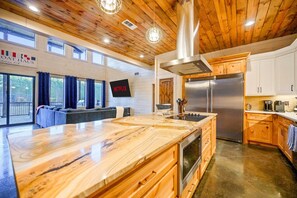 冰箱、微波炉、烤箱、炉灶