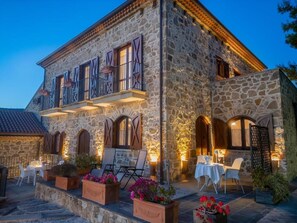 Trang trí khác biệt, trang bị nội thất với thiết kế riêng biệt