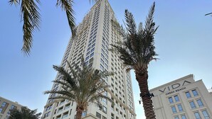 Unclassified image, 5 of 15, button - Stylish 1 BD Near the Lagoon in Creek Harbour (Dubai)