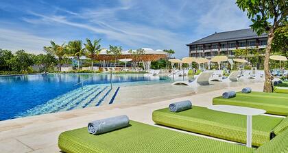 Modern suite with 2 bedrooms and sleeps up to 8 in a tranquil resort in Nusa Dua