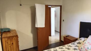 2 bedrooms, bed sheets