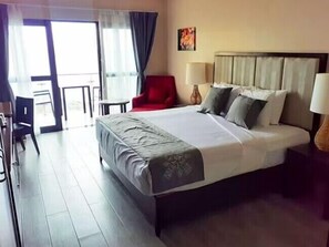 Chambre Supérieure, vue océan | Bureau, espace de travail pour ordinateur portable, rideaux occultants