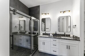 Hair dryer, towels - Zions Observation is your Scenic Escape with Views (Hurricane)