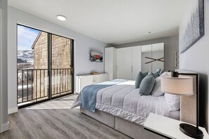 2 slaapkamers, een bureau, een strijkplank/strijkijzer, gratis wifi